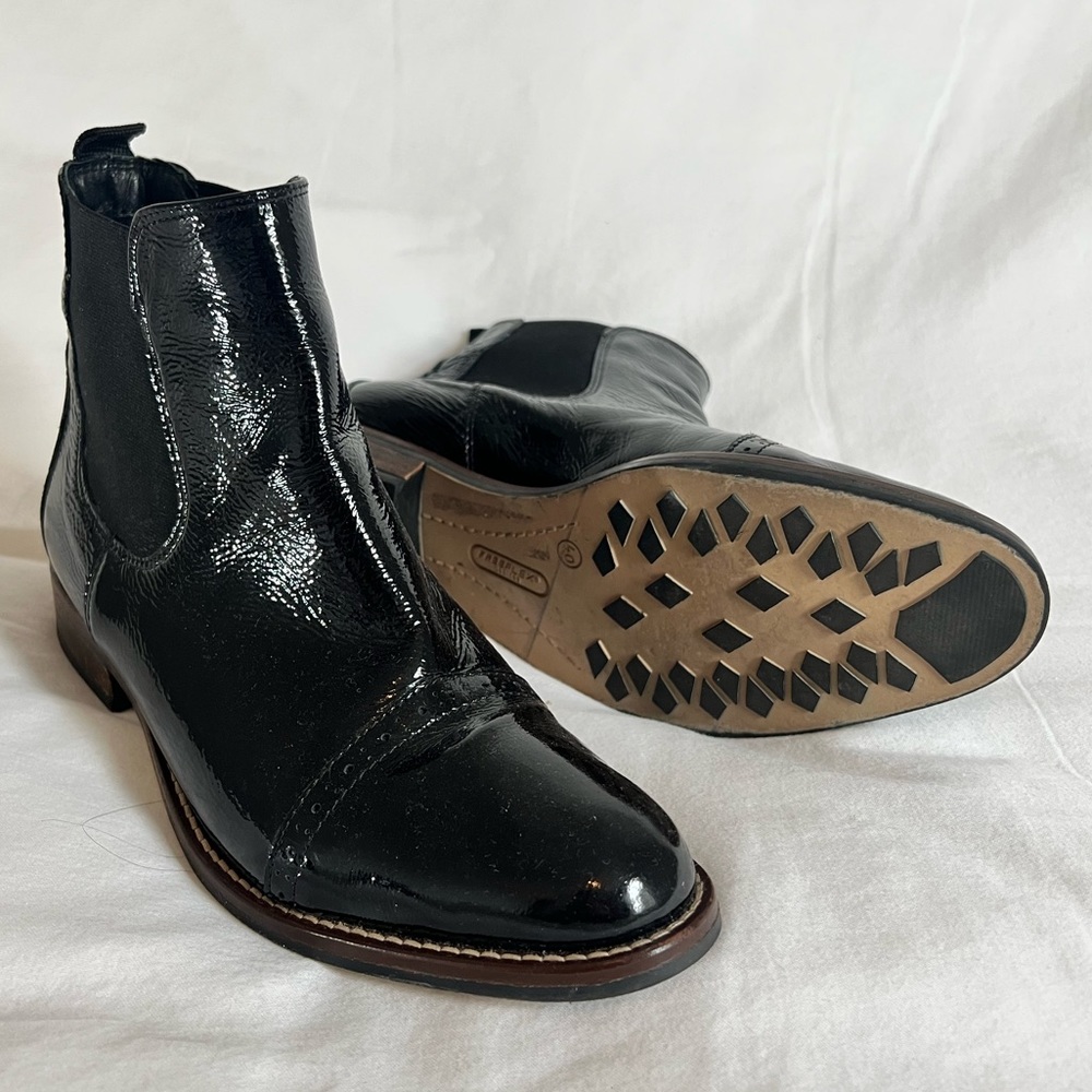 Genuine glossy leather Chelsea Boots